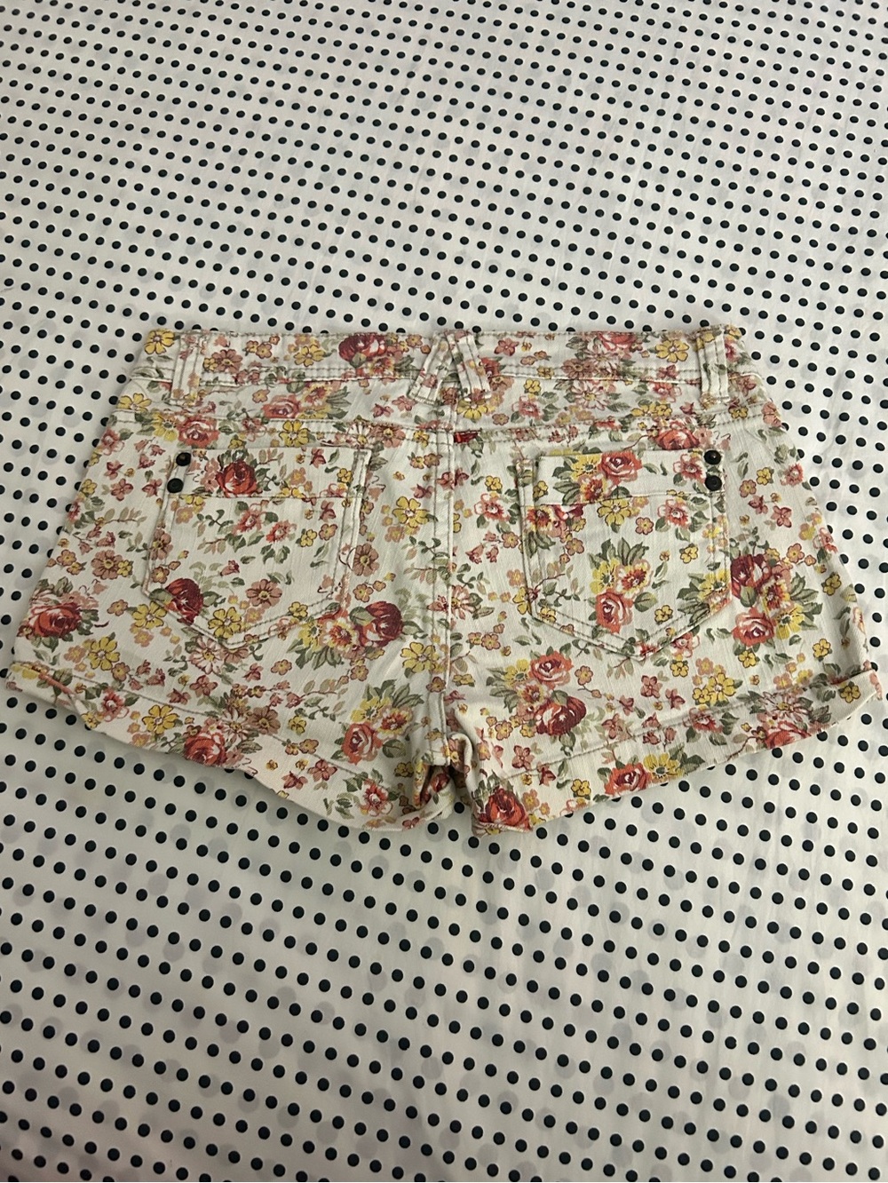 Vintage 2000s floral mini jean shorts - Picture 2 of 4